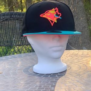 NWOT Blue Jays Snap back baseball hat.